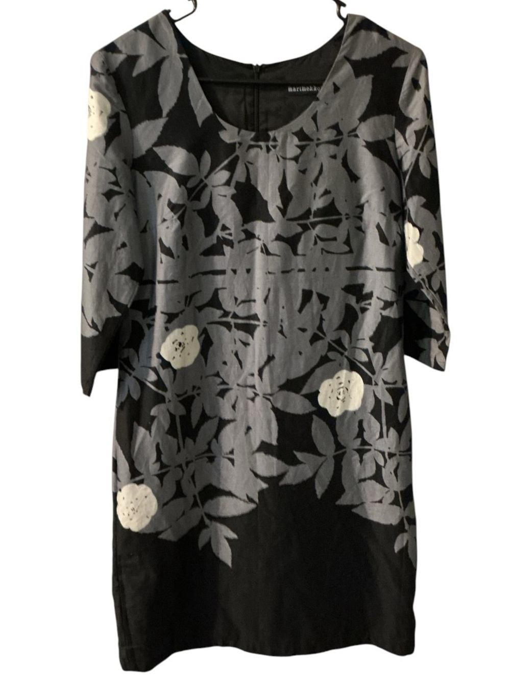 🙋🏻‍♀️Marimekko Black Mini Dress with Gray Leaf Print and Cream Floral Accents
